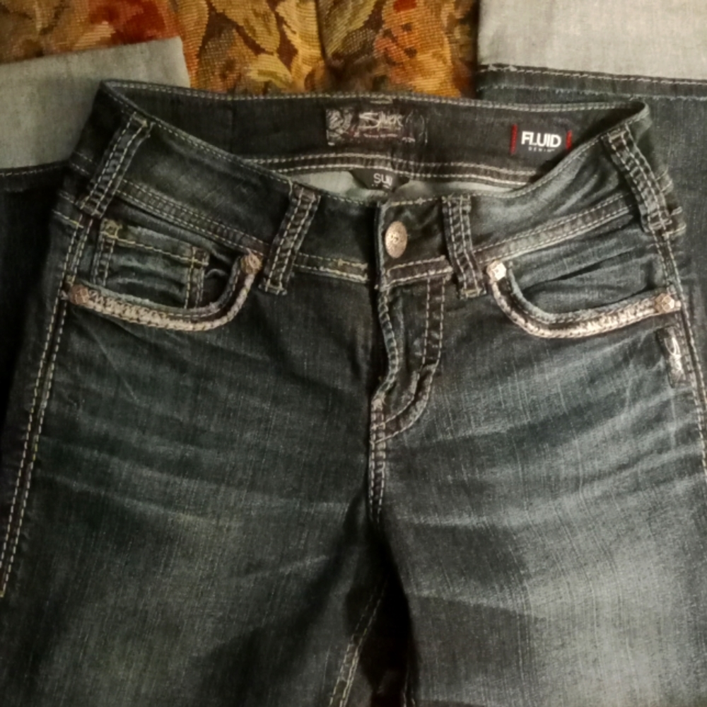 Silver 26/23 suki mid capri, dark wash